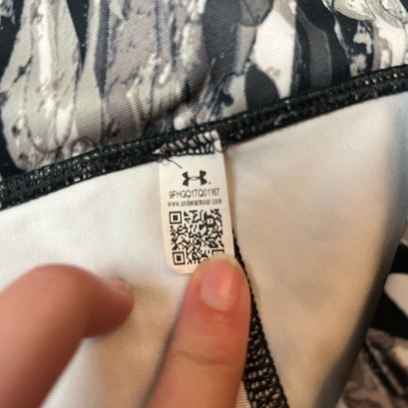 Under Armour Womens Cropped Mesh Leggings Small - Picture 3 of 3